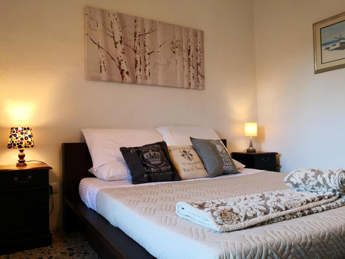Zia Chiarina Bed and Breakfast San Nicolo Gerrei Buitenkant foto
