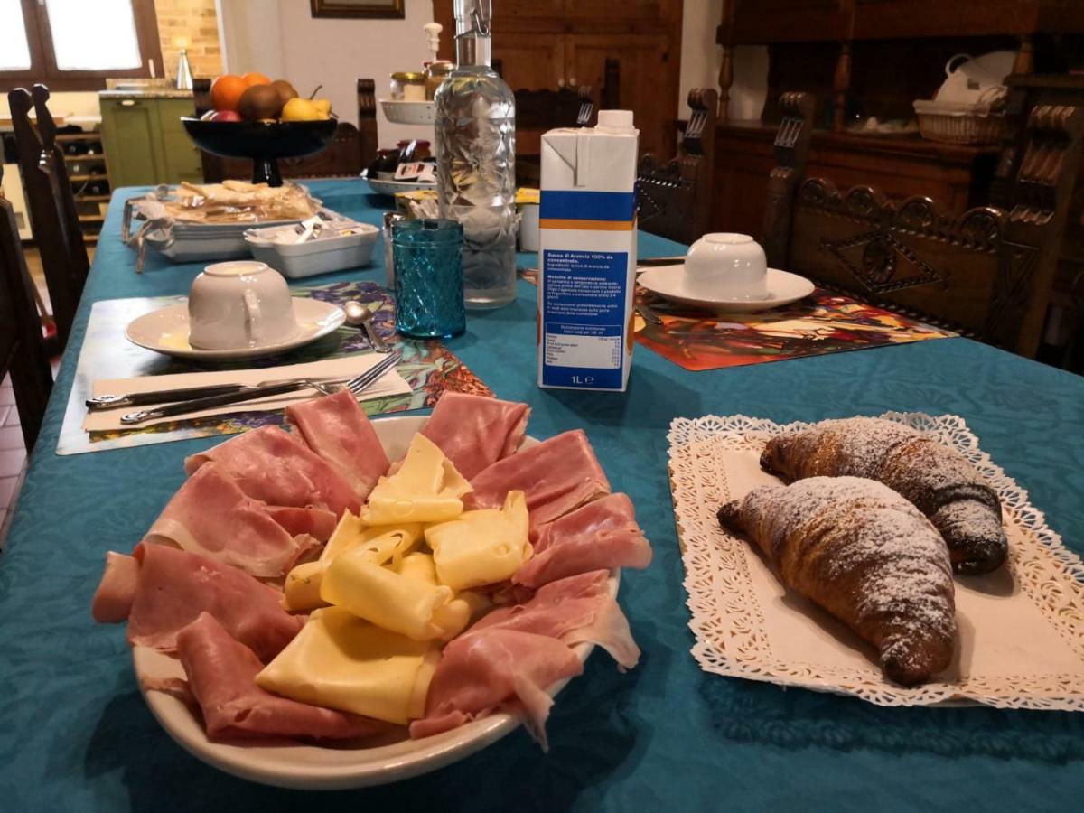 Zia Chiarina Bed and Breakfast San Nicolo Gerrei Buitenkant foto